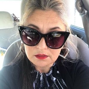 Meet your Posher, Rhonda